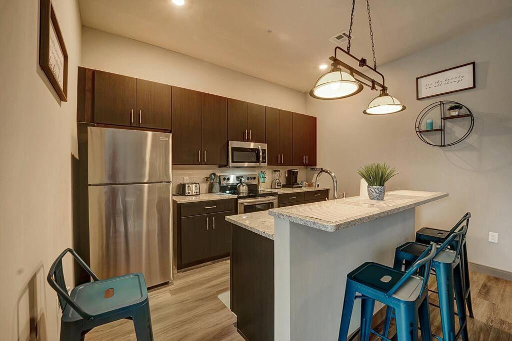 Huge 2 Bed 2 Bath Easy Ride To Nyc & Parking Apartment Hackensack Exterior photo