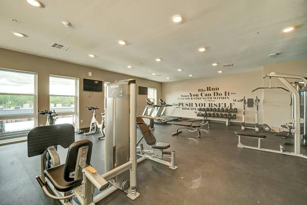 Huge 2 Bed 2 Bath Easy Ride To Nyc & Parking Apartment Hackensack Exterior photo