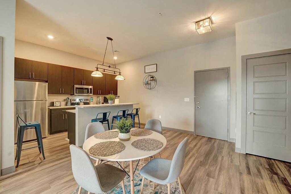 Huge 2 Bed 2 Bath Easy Ride To Nyc & Parking Apartment Hackensack Exterior photo